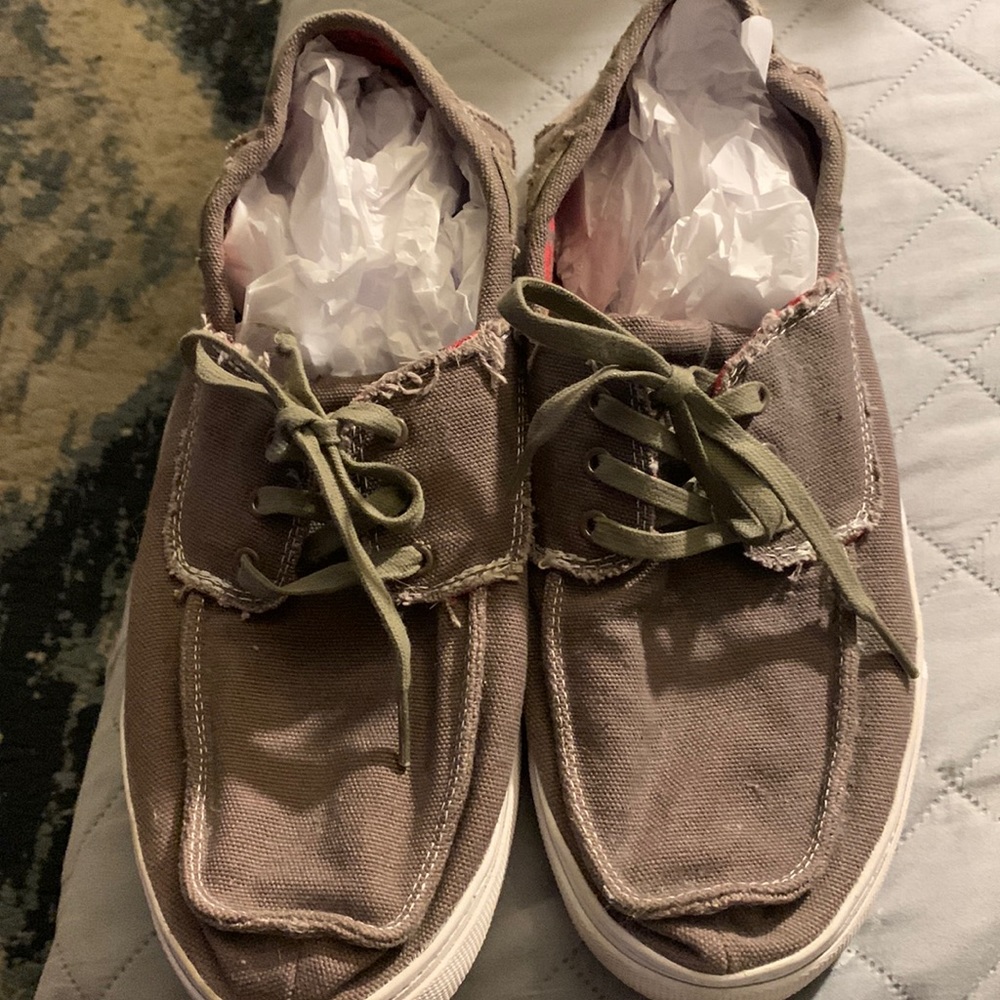 Men’s size 12 Sanuk shoes. Canvas. Gray